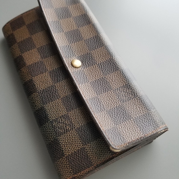 Louis Vuitton Damier Eben Sarah wallet
